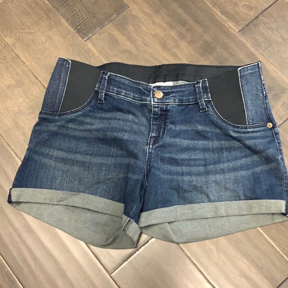 Maternity shorts
